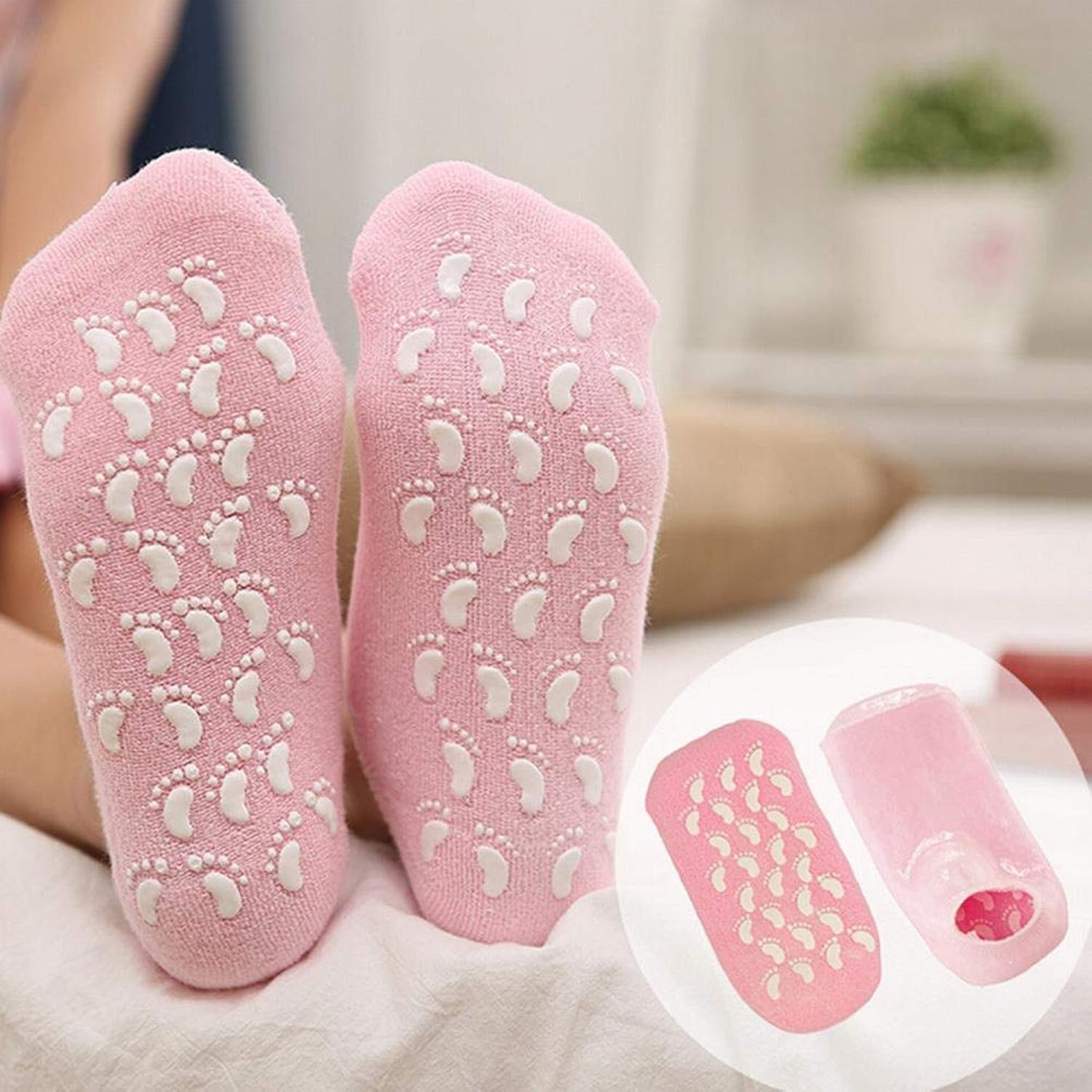 Moisturizing Gel Socks, Spa Gel Socks with Essential Oils and Vitamins, Silicon Gel Socks for Repairing and Softening Dry Cracked Feet Skins